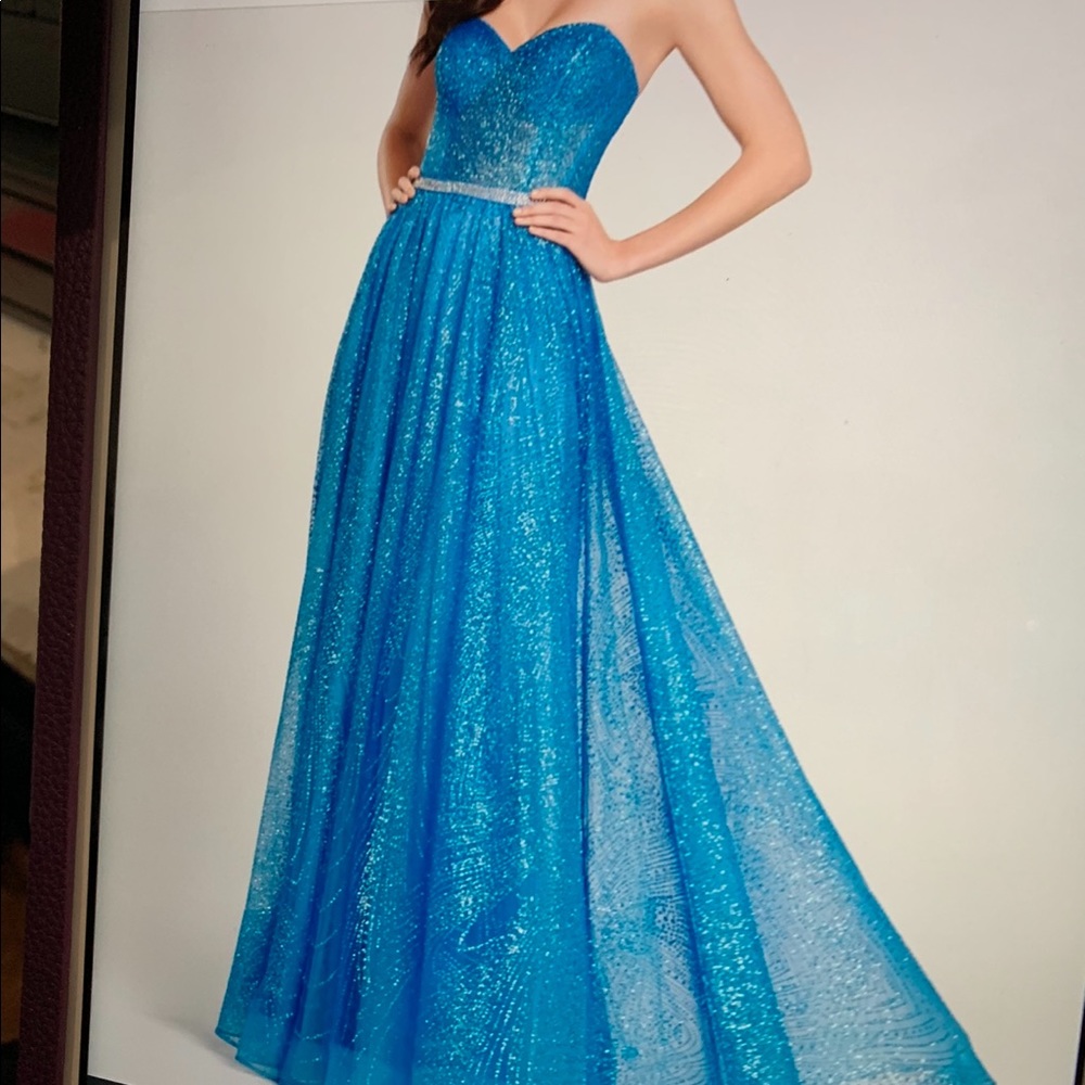 Stand out- sparkle dress!!! With earrings!